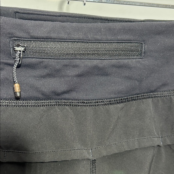 Lululemon Black Speed Up Lined Shorts  2.5" sz 6 - Picture 7 of 8